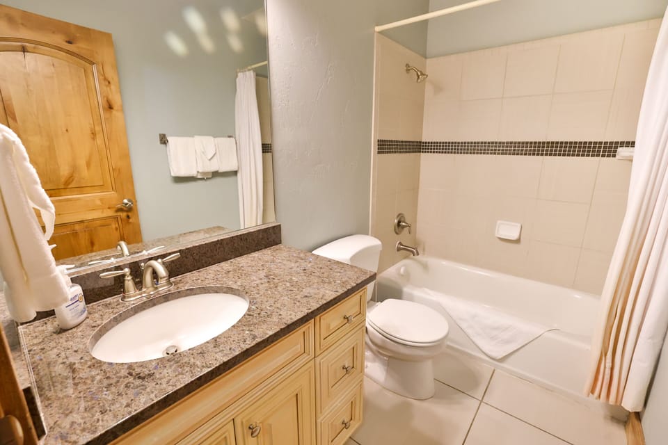 Main Floor Full Bath