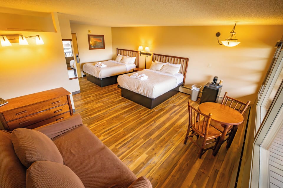 Classic Room, Non Smoking, Balcony | Free WiFi, bed sheets