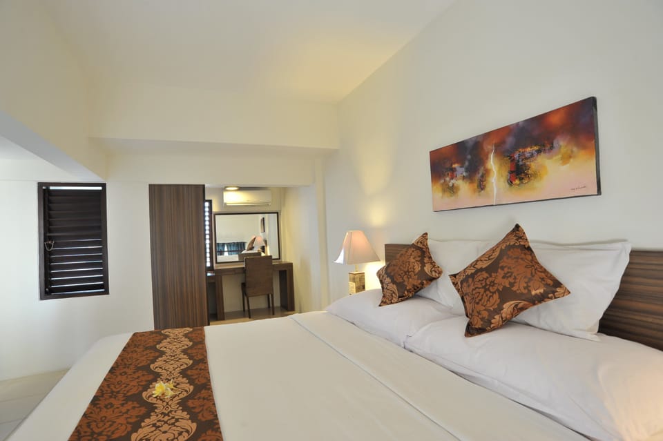 Deluxe Room | In-room safe, desk, free WiFi, bed sheets