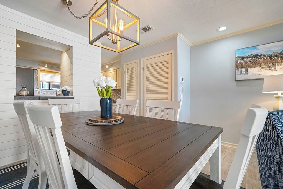 Dolphin Cove - Holiday Isle - Dining Room