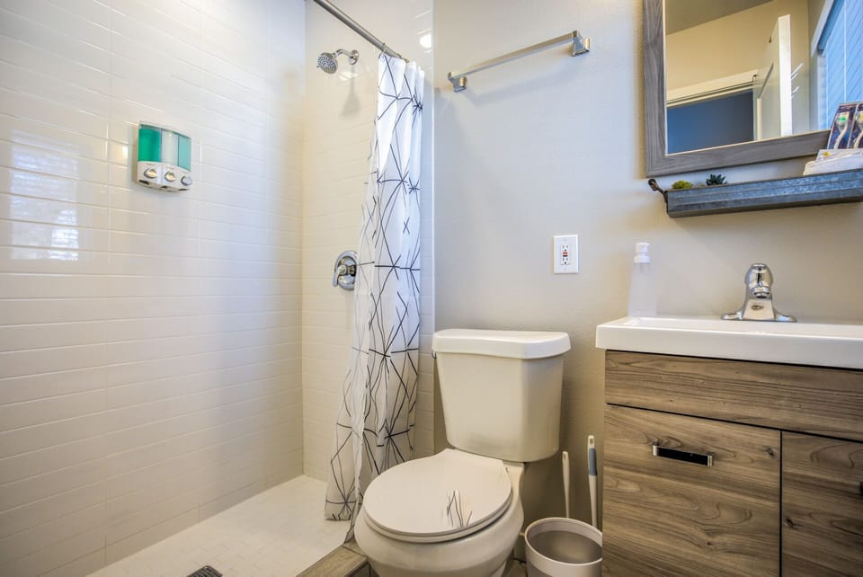 4brbroadmoor Retreathottub, Firepit, Near Trails Apartment in Colorado Springs