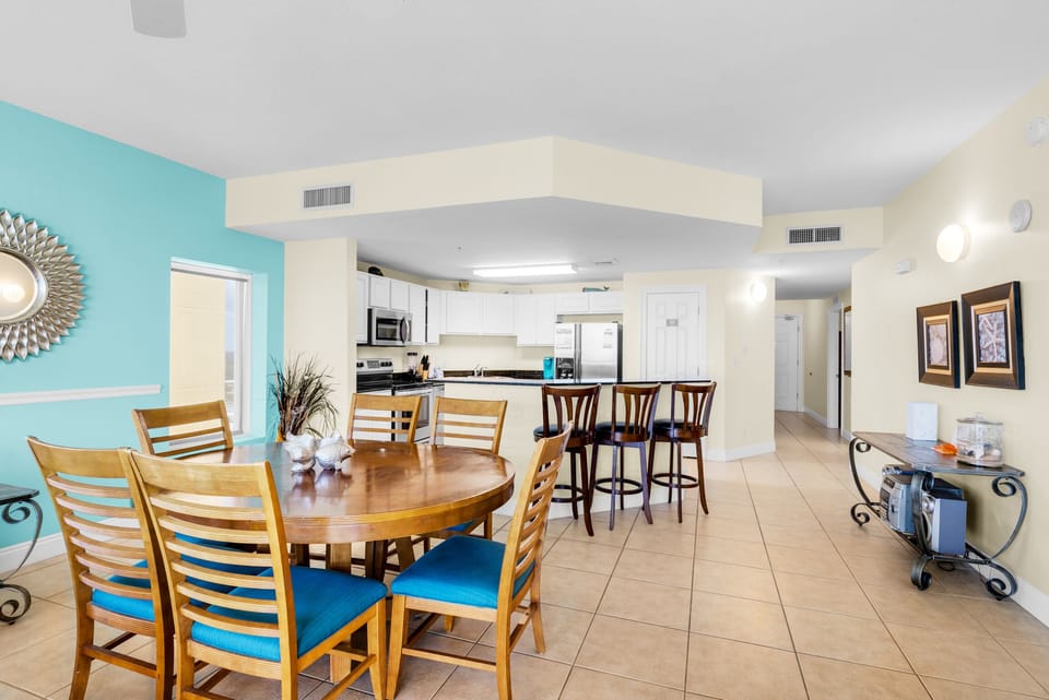 Dining table seats 6