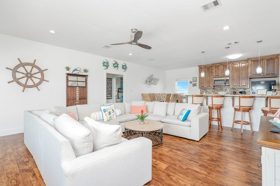 House, 3 Bedrooms | Living area | Smart TV