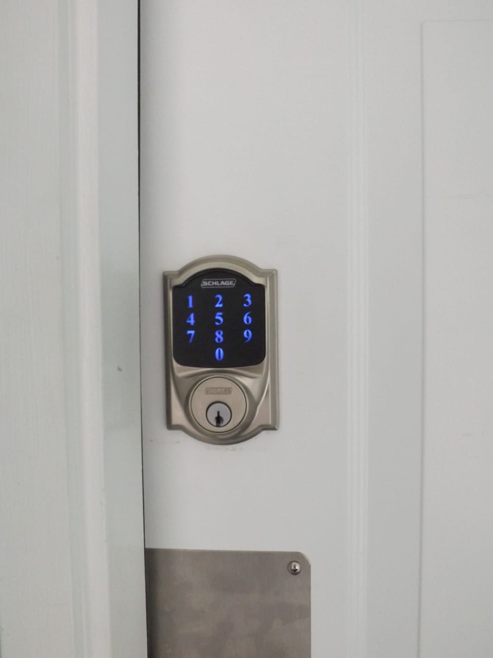 unique keypad entry for each guest (no keys)