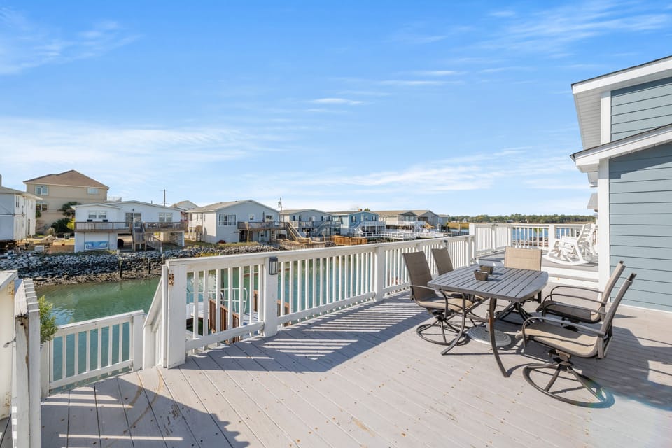 Have breakfast overlooking the channel.