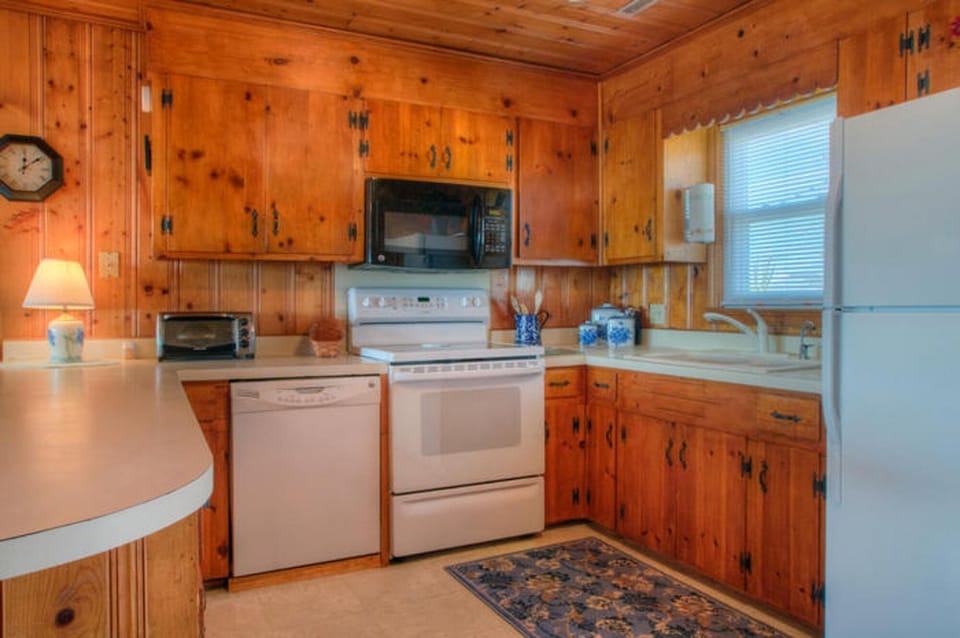 Test out your cooking skills in this fully stocked kitchen.