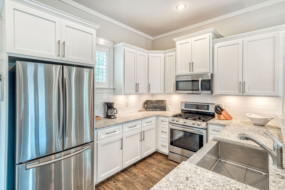 Well Appointed Kitchen is a pleasure to cook in!