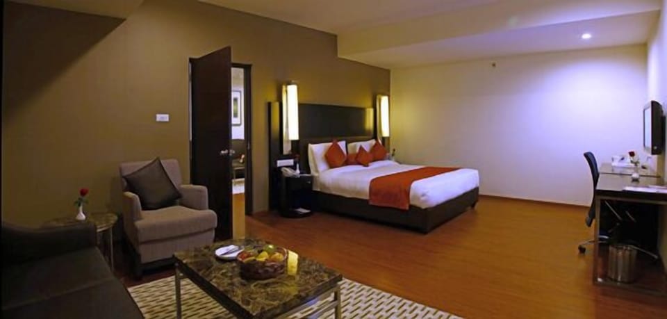 Free minibar items, in-room safe, desk, blackout drapes