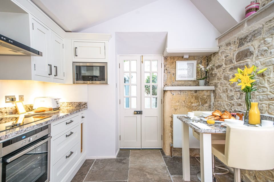 The Townhouse | In-room dining