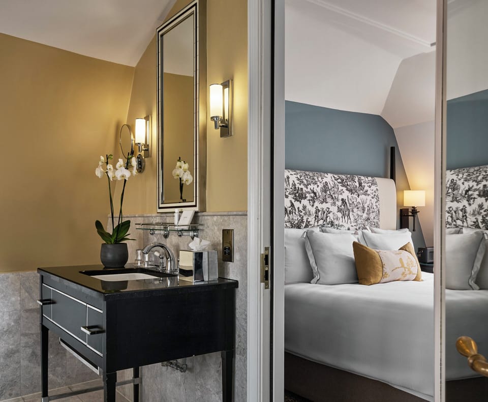 Premium bedding, minibar, in-room safe, desk