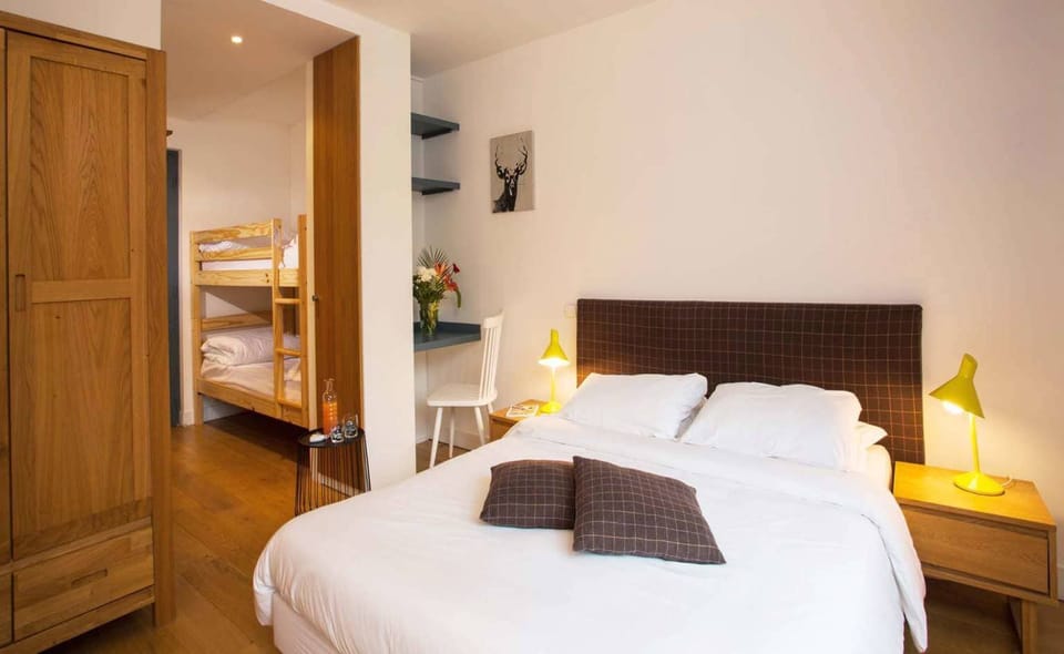 Desk, free WiFi, bed sheets