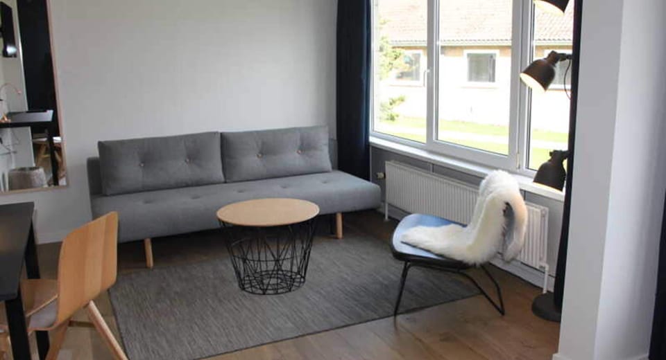 Suite | Desk, cribs/infant beds, free WiFi, bed sheets