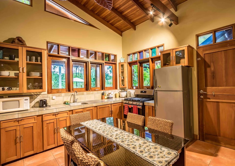 Open Kitchen 2