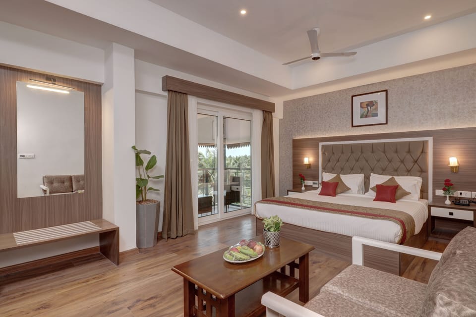 Premium Room | Egyptian cotton sheets, premium bedding, memory foam beds, minibar