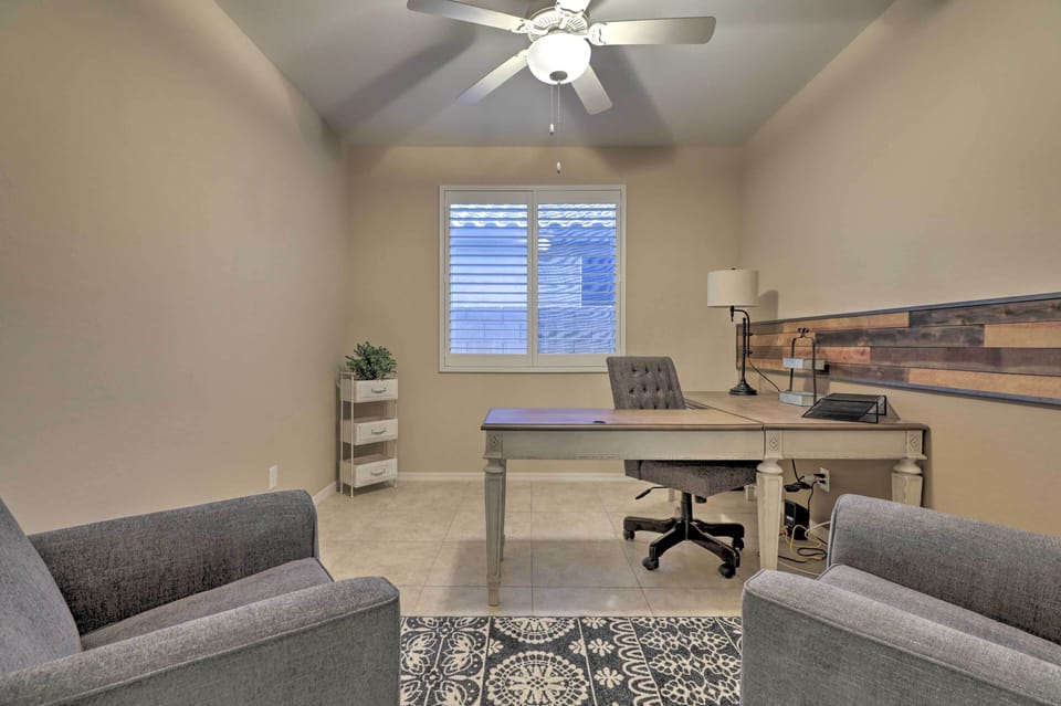 Home Office | Laptop-Friendly Workspace