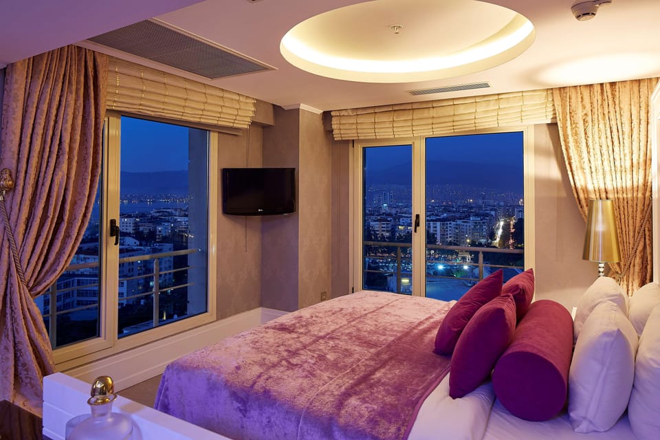 Presidential Suite | Premium bedding, minibar, in-room safe, soundproofing