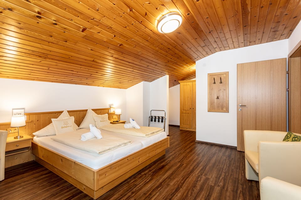 Deluxe Condo, 2 Bedrooms, Non Smoking, Balcony (Birkenzweig) | Hypo-allergenic bedding, blackout drapes, soundproofing, free WiFi