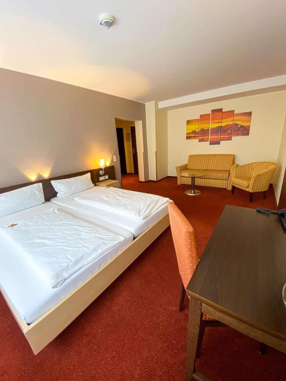 Family Quadruple Room | In-room safe, desk, laptop workspace, soundproofing