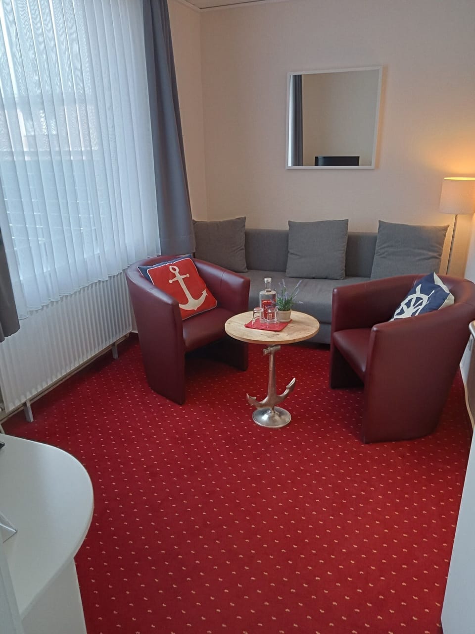 Junior Suite | Living area | TV, offices