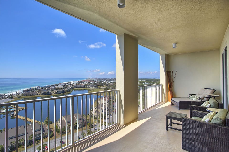 21-Ariel-Dunes-II-1802-Balcony