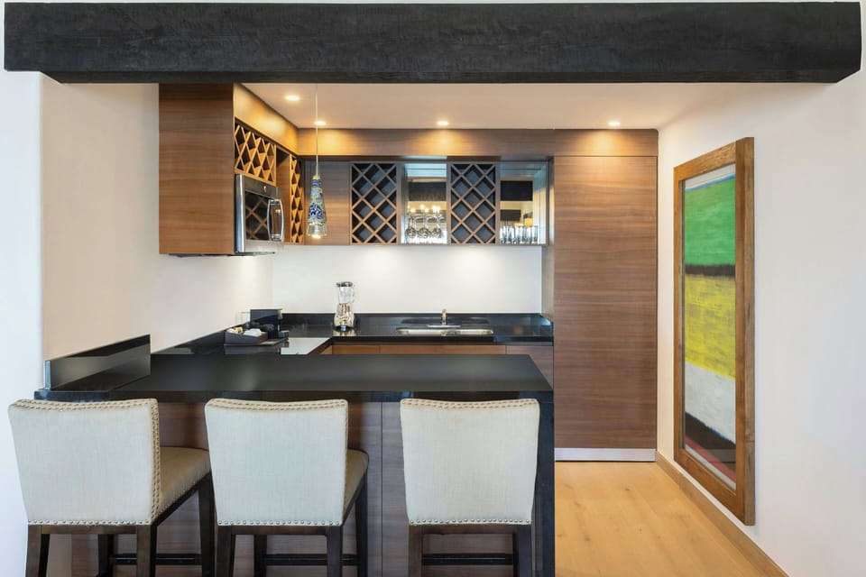 Suite, 1 Bedroom, Balcony, Oceanfront | Private kitchen | Espresso maker, coffee/tea maker