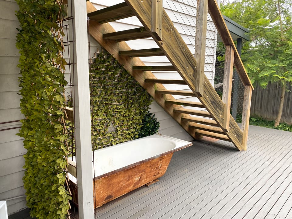 Outdoor spa tub