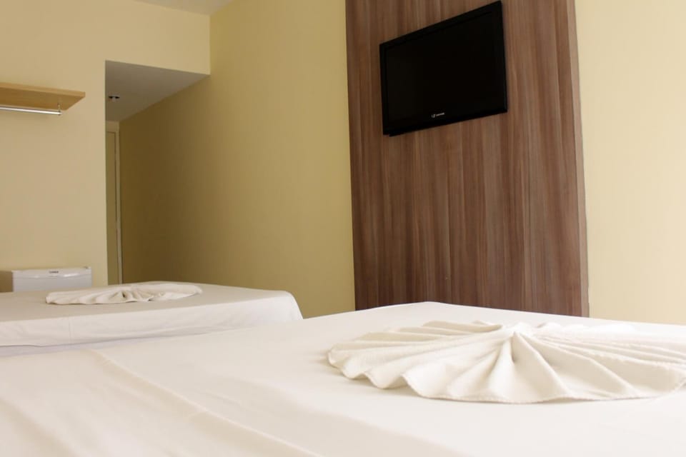 Minibar, free WiFi, bed sheets