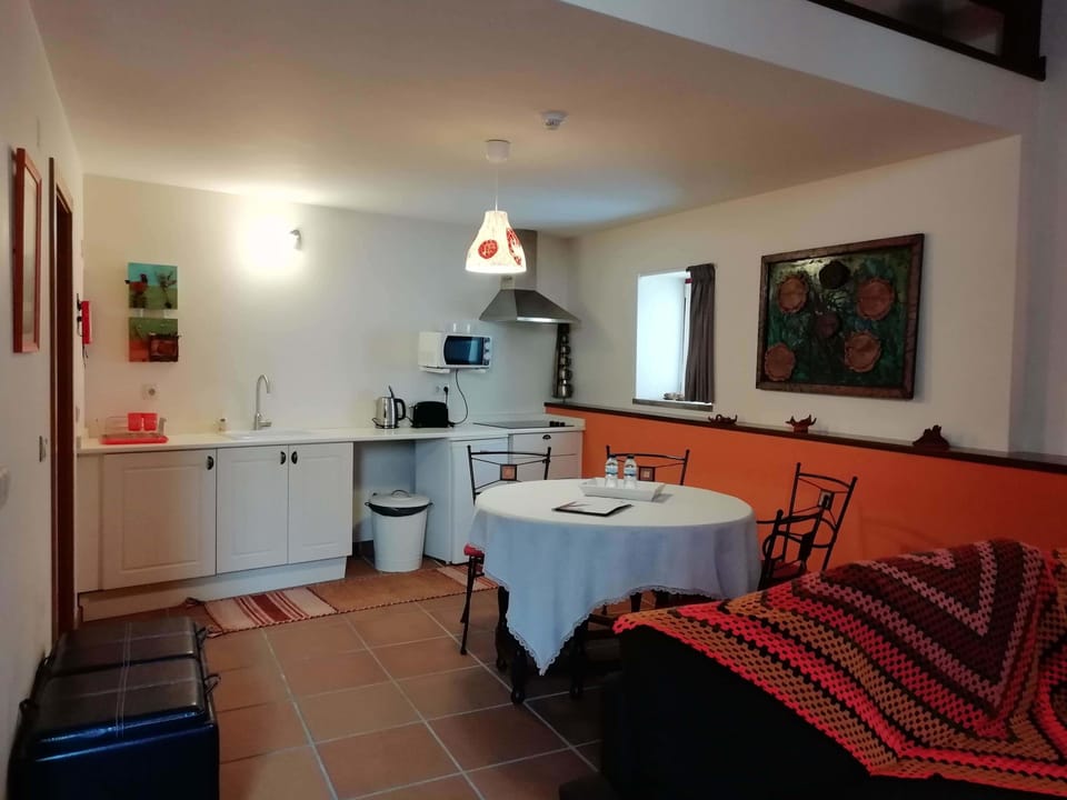 Apartment (Adega) | Private kitchenette | Microwave, electric kettle, highchair, dining tables