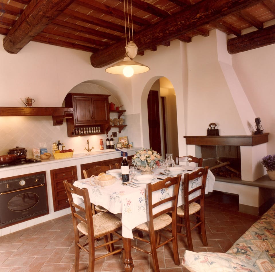 Apartment, 2 Bedrooms | Private kitchen | Fridge, oven, stovetop, toaster