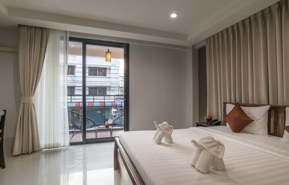 Superior Triple Room | Free minibar, in-room safe, desk, rollaway beds