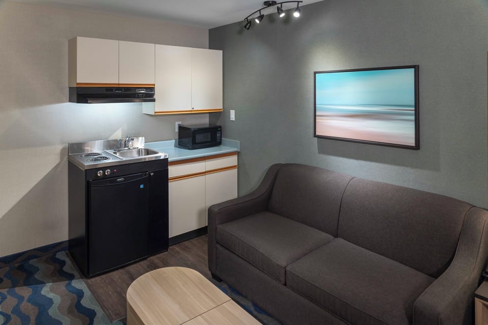 Fridge, microwave, coffee/tea maker