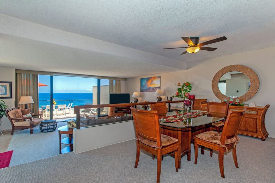 dining room view to ocean