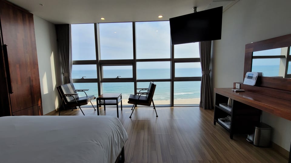 Deluxe Room, Sea View | Premium bedding, individually decorated, individually furnished