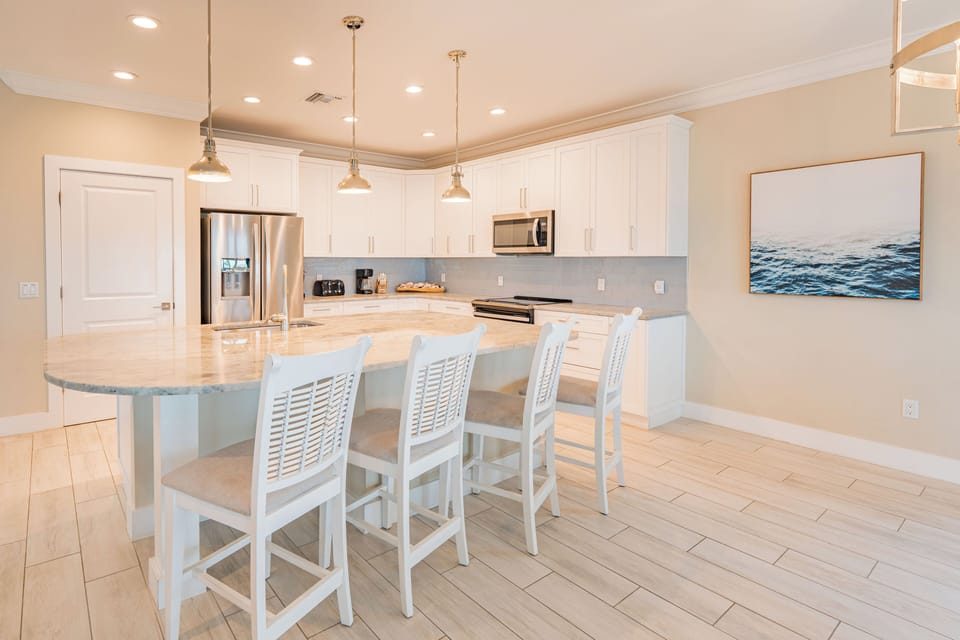 Enjoy extra seating whether you're prepping meals or enjoying drinks with family and friends.
