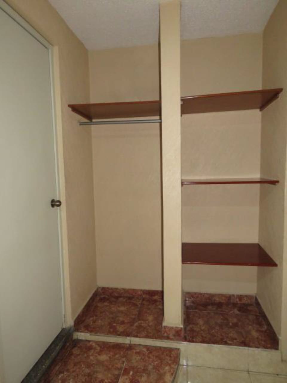 Desk, laptop workspace, WiFi (free), bed sheets
