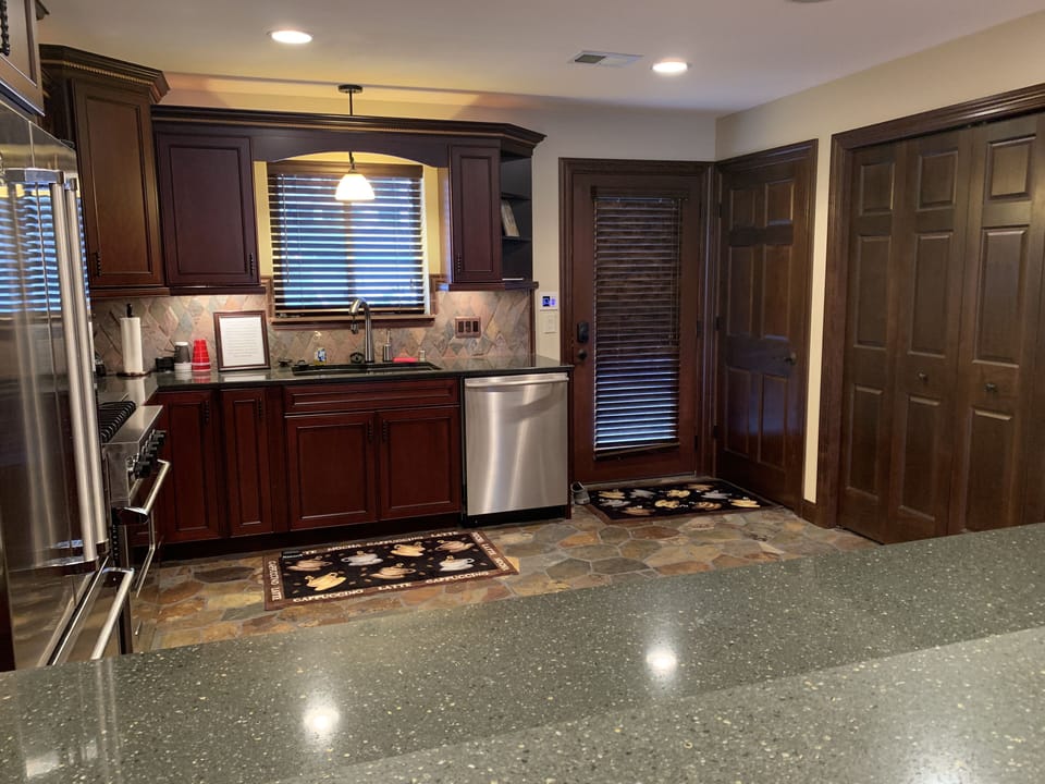 Front entrance is walk in from parking lot. No stairs