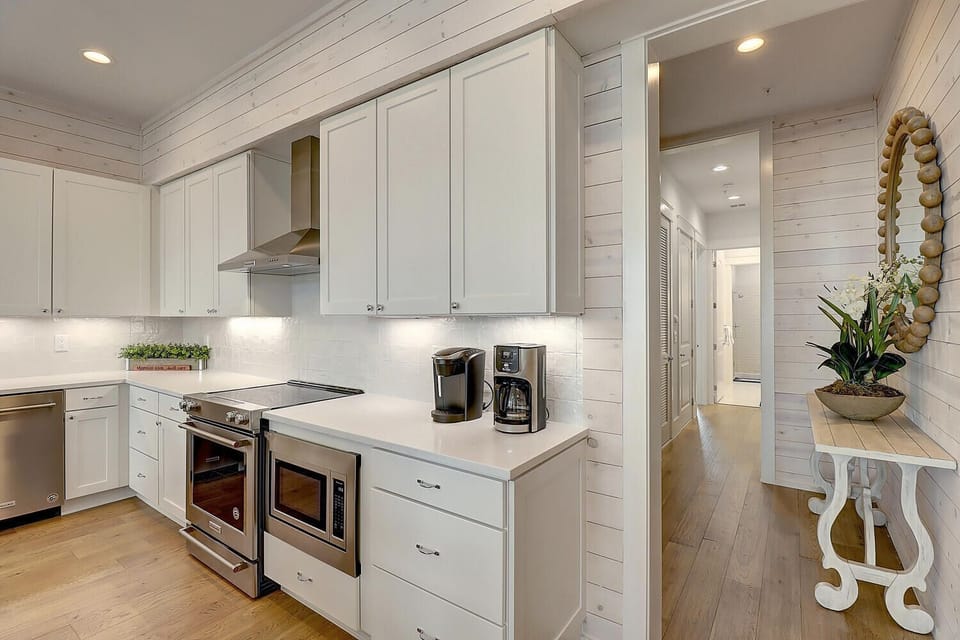 Kitchen, 2nd Floor