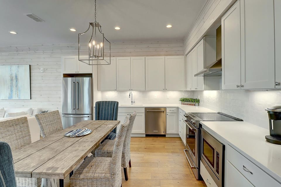 Kitchen, 2nd Floor