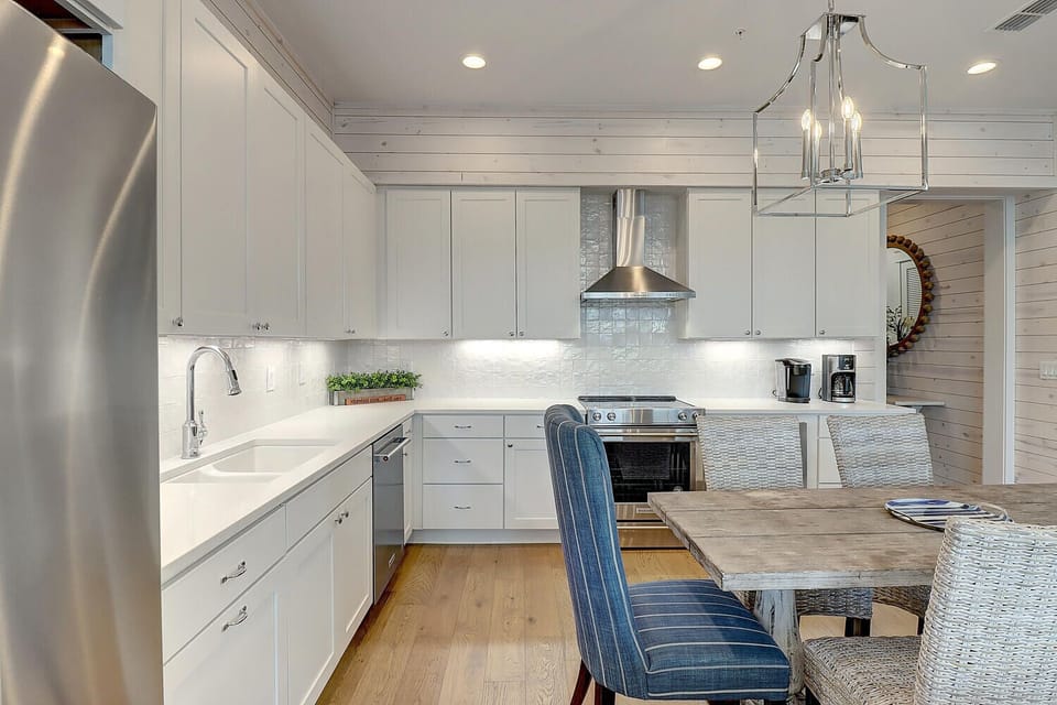 Kitchen, 2nd Floor