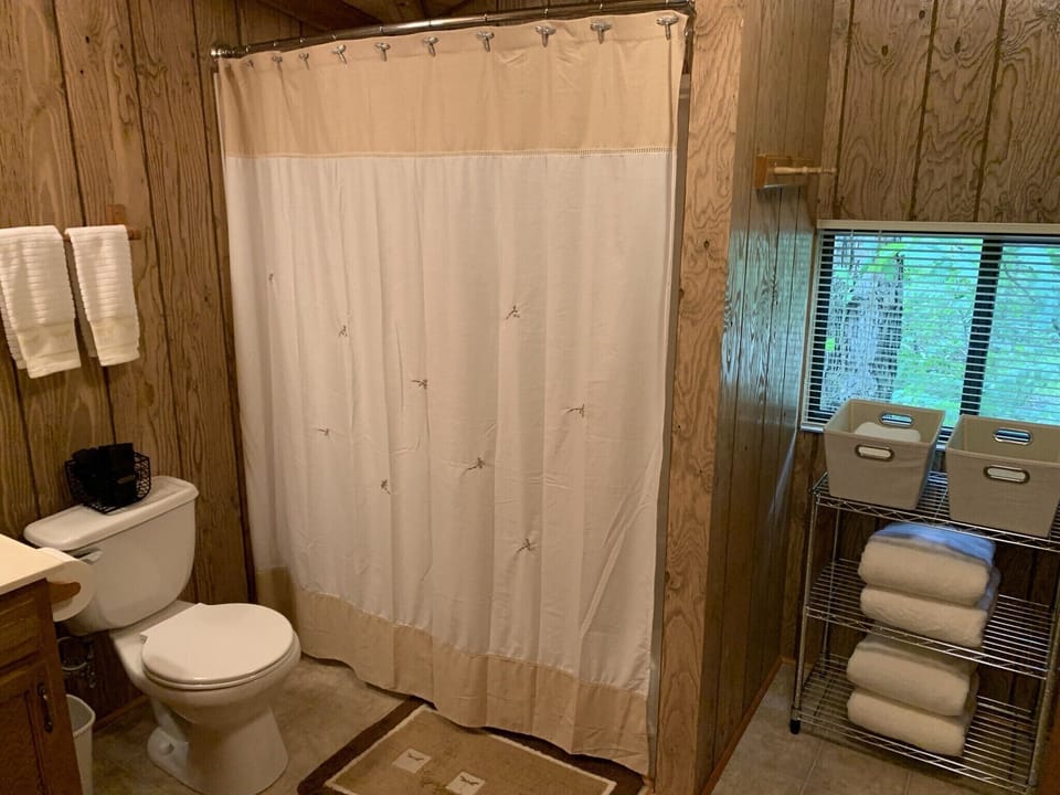 Full upstairs bathroom