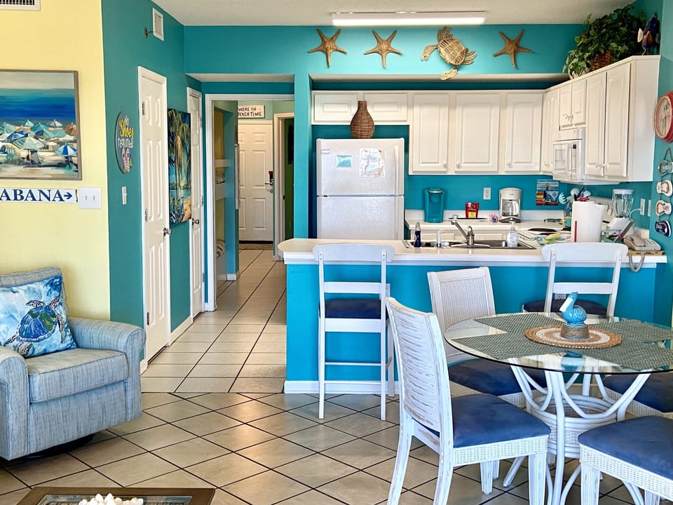 Fully furnished kitchen 