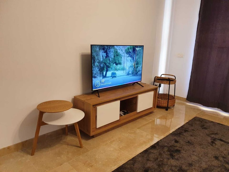 50 inch Smart TV with Sky Movies/Sports