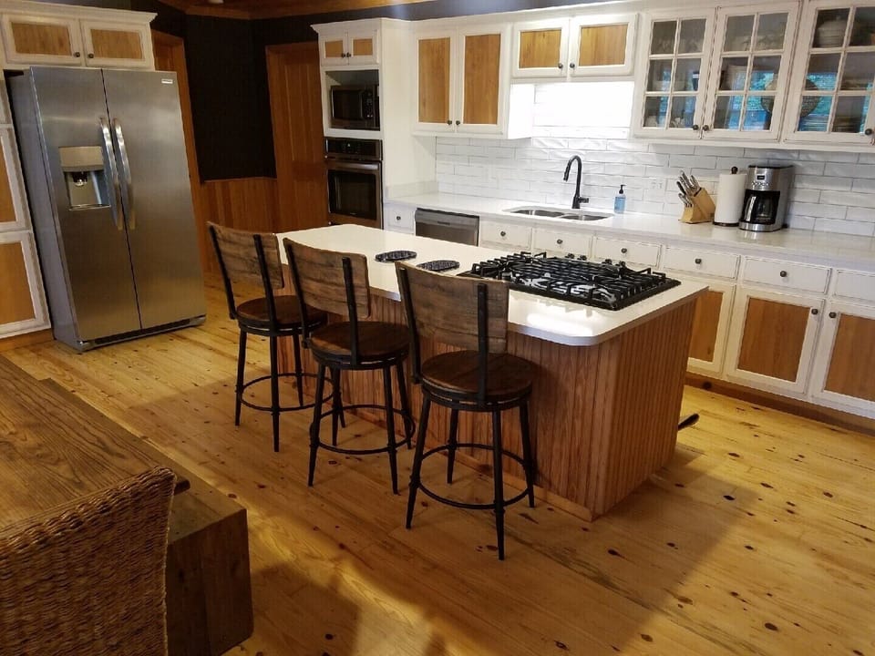 Gas cooktop. All new appliances.