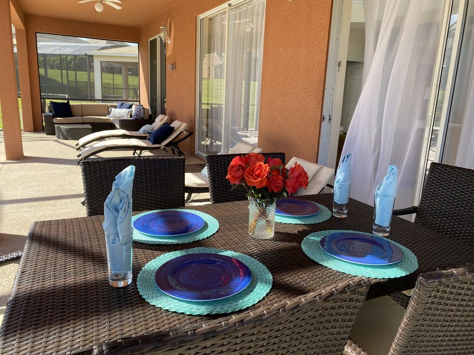 Outdoor dining