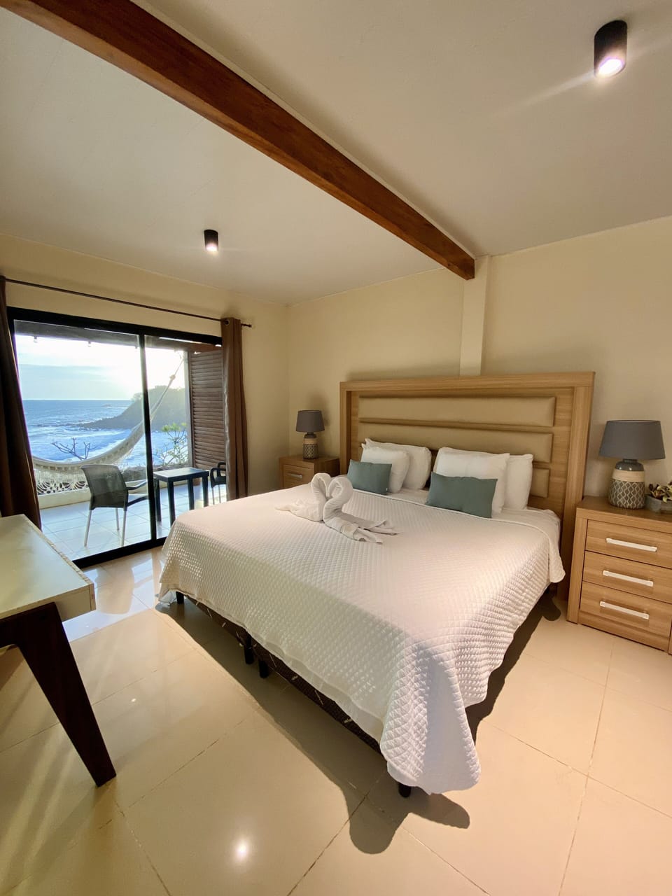 Romantic Room | Iron/ironing board, WiFi (free), individually furnished, bed sheets