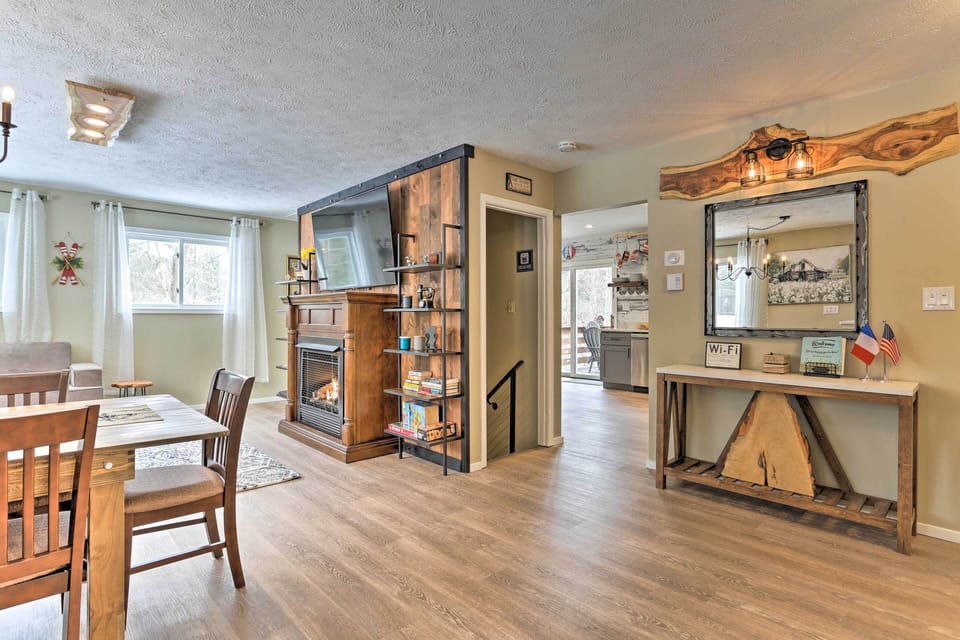 You’ll find board games and local brochures near the home’s entry