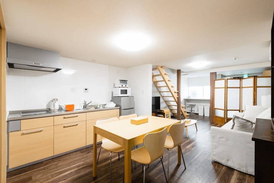 Comfort House | Private kitchen | Fridge, microwave, stovetop, electric kettle