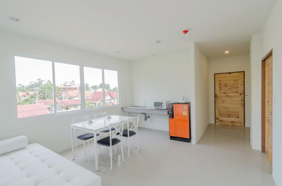Family Room | In-room safe, free WiFi