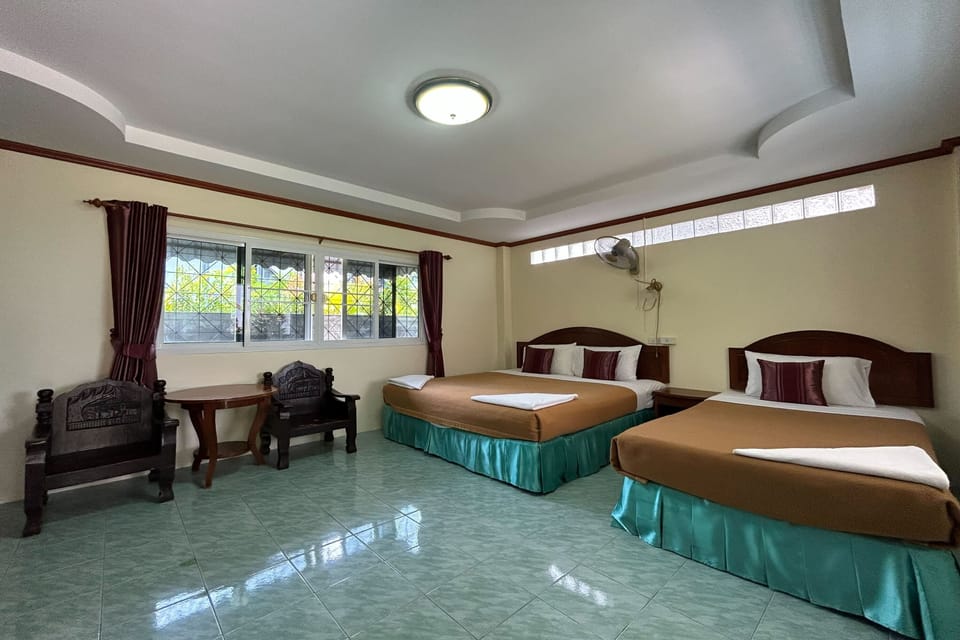 Family Room | Desk, iron/ironing board, free WiFi, bed sheets