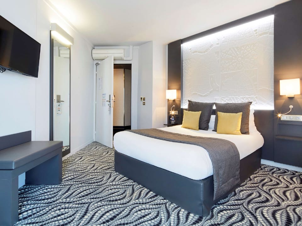 Standard Room, 1 Double Bed | Desk, laptop workspace, soundproofing, bed sheets